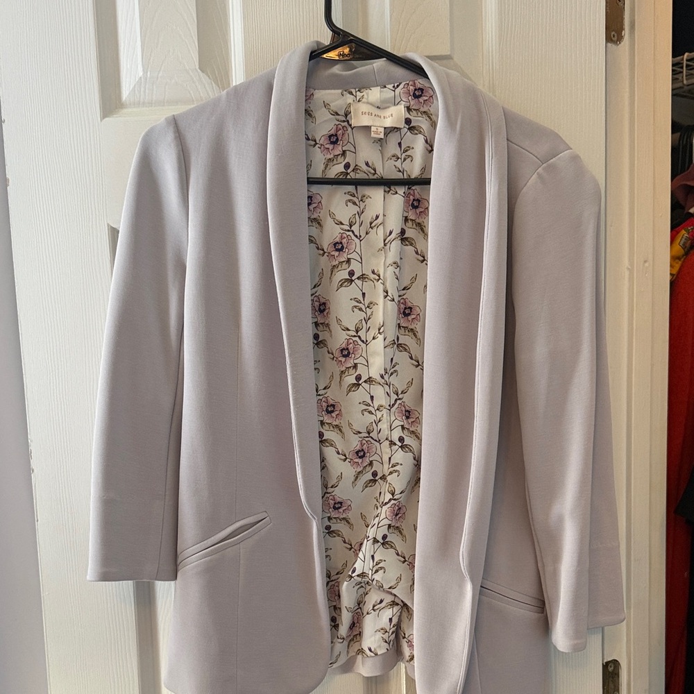 Skies Are Blue Women's Light Gray Blazer